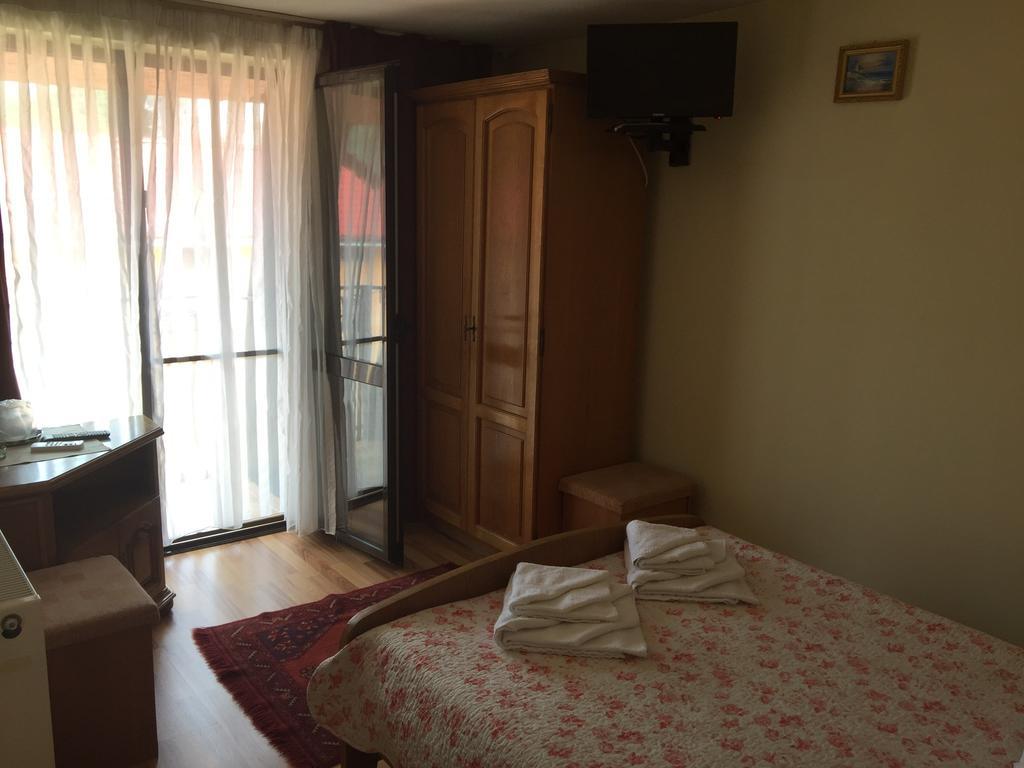 Pensiunea Alis Călimăneşti Exterior foto