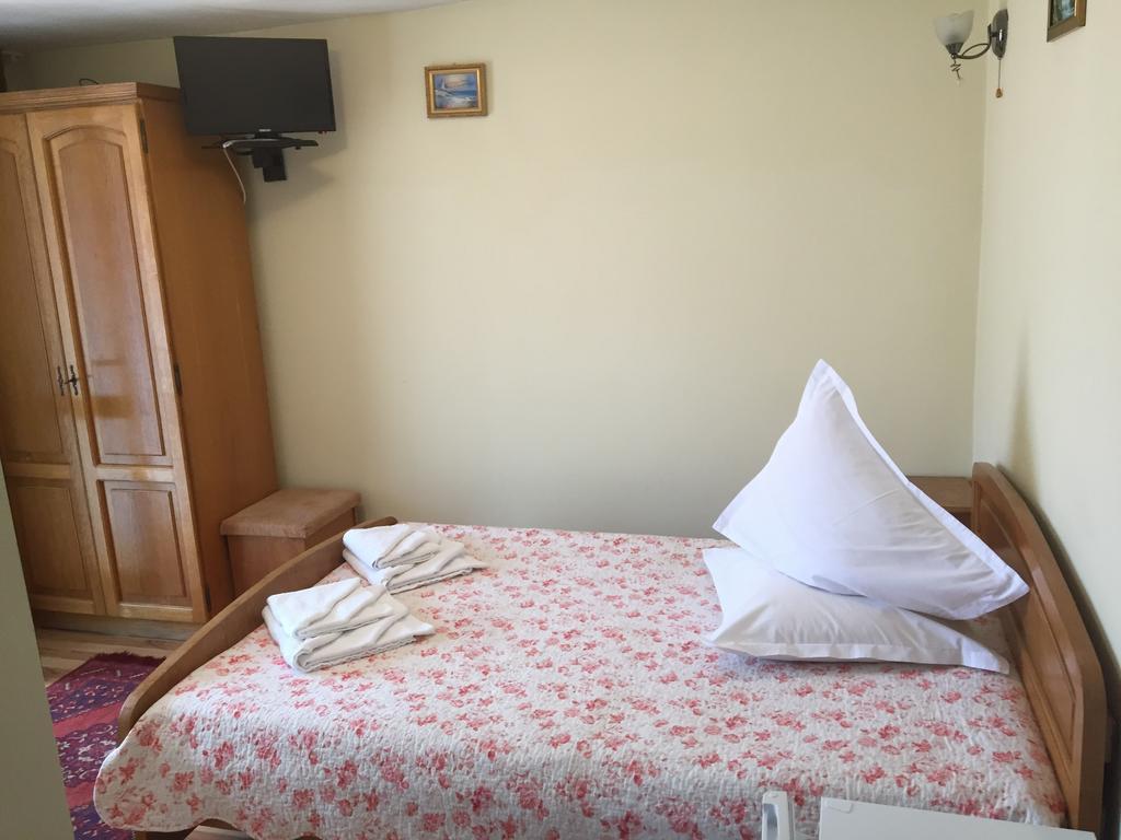 Pensiunea Alis Călimăneşti Exterior foto