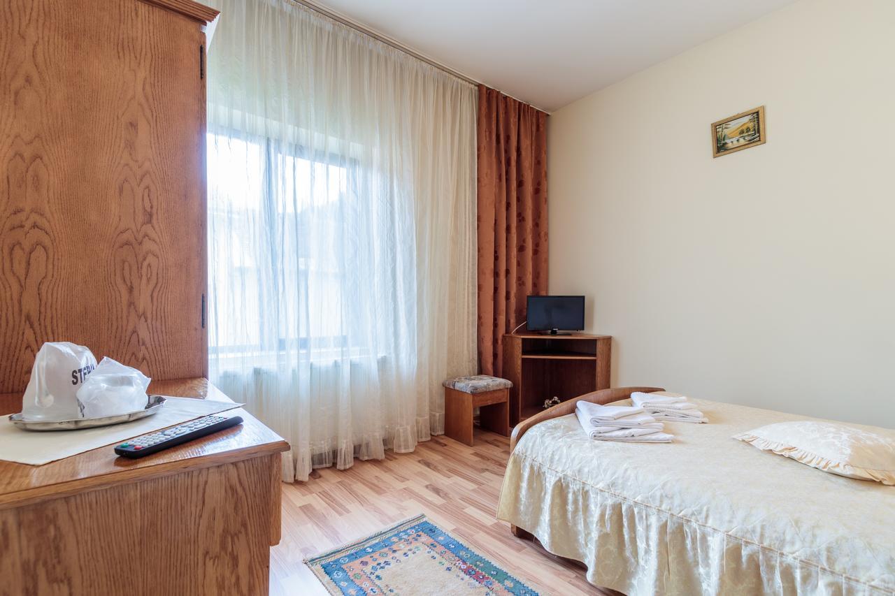Pensiunea Alis Călimăneşti Exterior foto