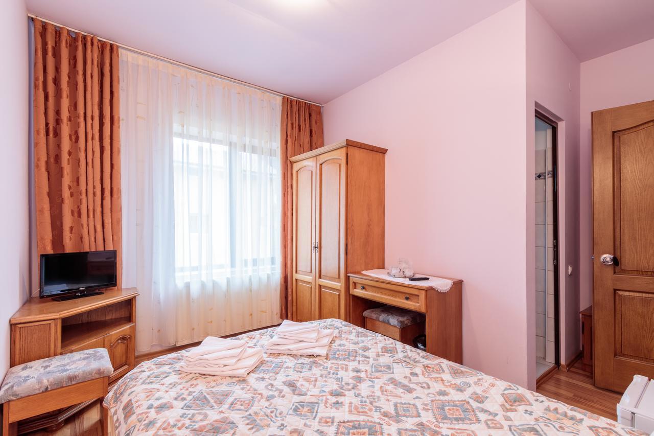 Pensiunea Alis Călimăneşti Exterior foto
