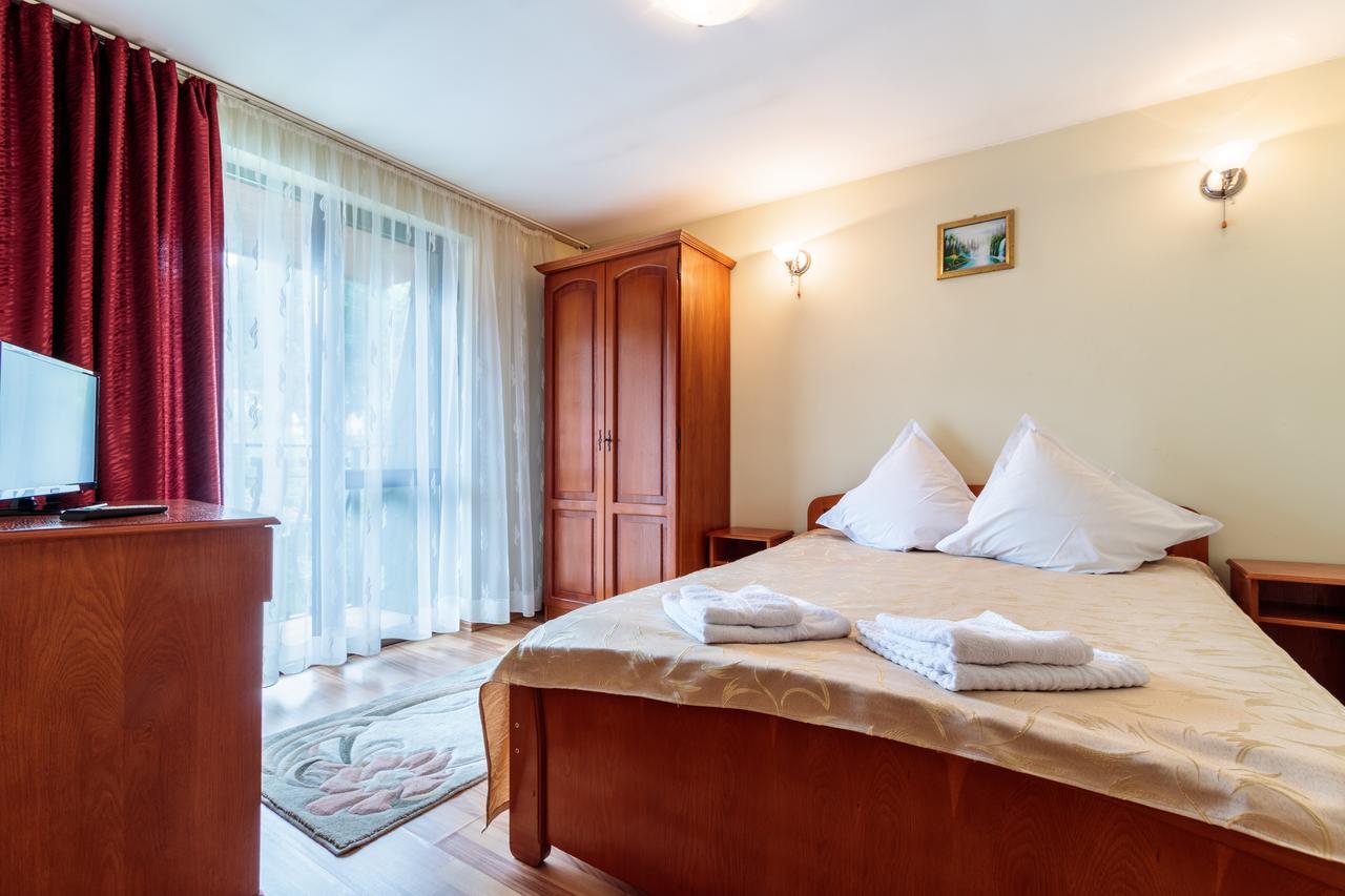 Pensiunea Alis Călimăneşti Exterior foto